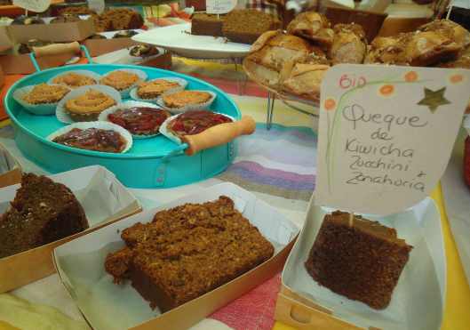 Tortas e doces vendidos na feira orgânica de Miraflores